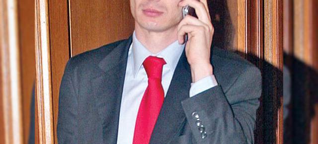Telefoanele parlamentarilor romani