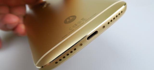 Motorola Moto M: Multimedia Dolby, cu über volum