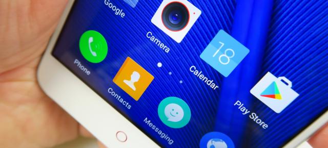 Nubia N1: Display luminos, bine calibrat