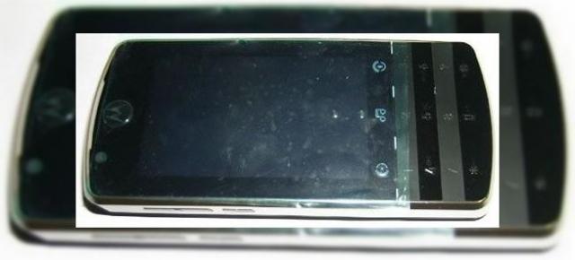Motorola E10 un telefon muzical din lumea zvonurilor