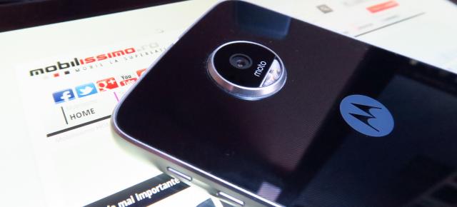 Motorola Moto Z Play: Cameră peste modelele midrange din 2016, cu puțin sub sub Moto Z