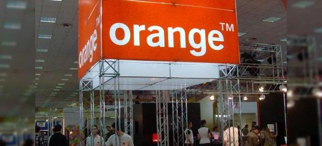Orange la CERF 2008, fara iPhone, dar cu MacBook Air