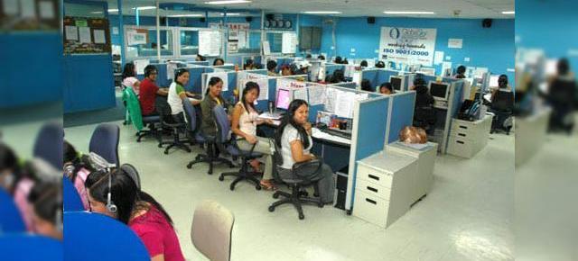 Telefoane de 10 milioane de euro pe luna pentru angajatii romani