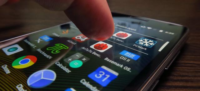 Motorola Moto G5: Benchmark-uri modeste, pe felia midrange