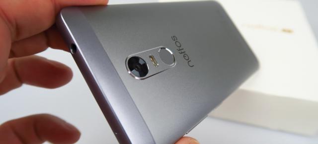 TP-Link Neffos X1 Unboxing: telefon compact metalic cu buton mute old school (Video)
