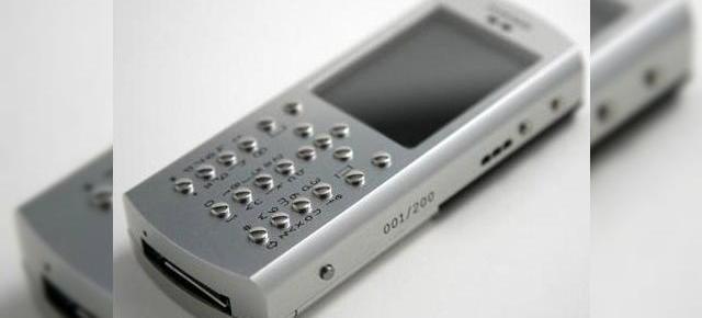 Mobiado Luminoso Lucido, telefon de lux pentru vedete ca Adi Mutu