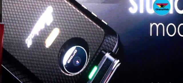 Noi module Moto Mods sunt prezentate sub formă de concept; există și un accesoriu audio Marshall