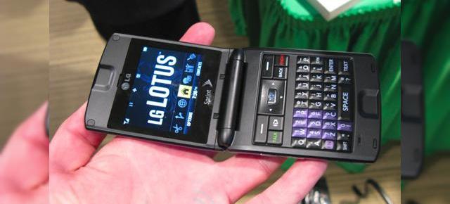 Experienta hands-on cu LG Lotus, telefon cu clapeta si tastatura QWERTY