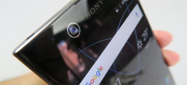 Sony Xperia XA1 Ultra: Cameră excelentă de luat în vacanţă, filmare selfie la înălţime