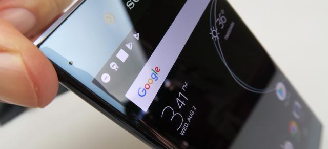 Sony Xperia XZ Premium: Design specific Sony, polarizant cu siguranţă