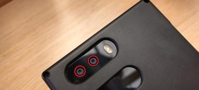 Nubia NX595J apare în fotografii reale; nu este smartphone-ul edge-to-edge vehiculat