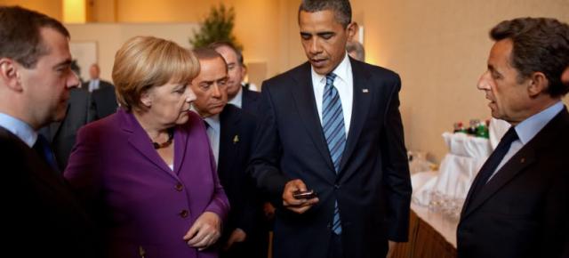 Obama isi poate pastra BlackBerry-ul