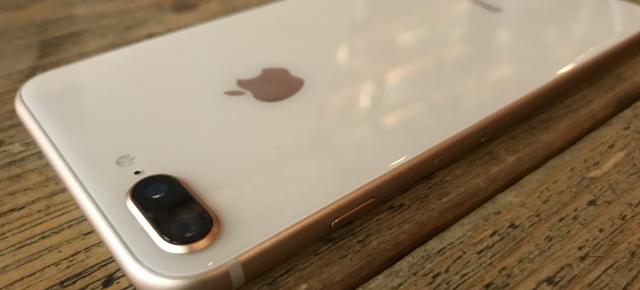 iPhone 8 Plus hands-on: primele impresii despre cel mai mare telefon Apple, care inaugurează noile opţiuni Portrait (Video)