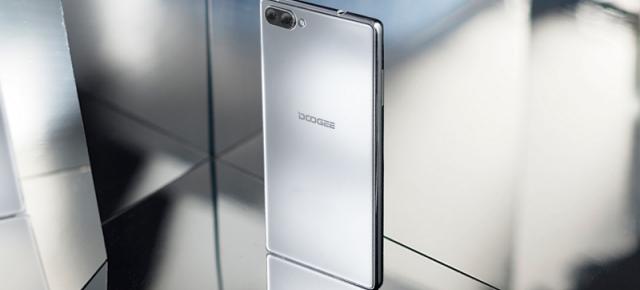 Doogee Mix debutează pe cale oficială în România! Se vinde deja pe eMAG