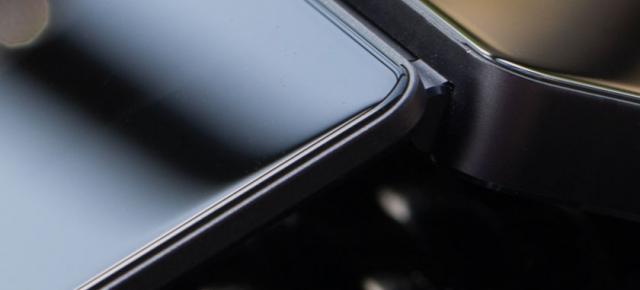 Telefonul pliabil ZTE Axon M tocmai a primit certificarea FCC şi e gata să sosească pe 17 octombrie