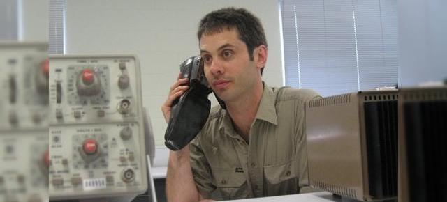 Telefonul pantof, ideal pentru criza economica