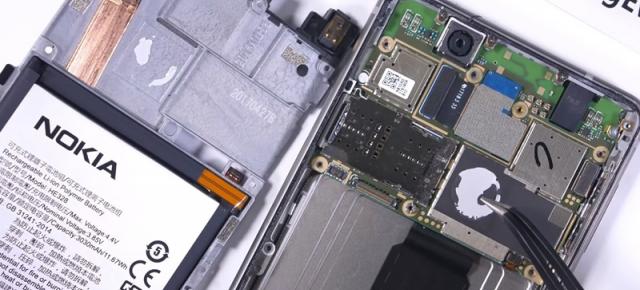 Nokia 8 disecat şi dezasamblat, vine cu mecanism de răcire heat pipe avansat şi se repară destul de uşor (Video)
