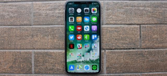 iPhone X s-a vândut clar mai bine decât iPhone 8 în primul weekend de disponibilitate