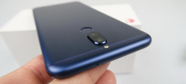 Huawei Mate 10 Lite Unboxing: telefonul cu 4 camere e aici, Huawei gândeşte "out of the box" cu designul (Video)