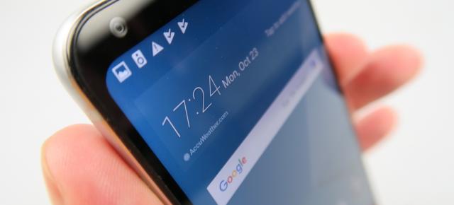 LG Q6: Conectivitate cu un picior în 2015 şi unul în 2017