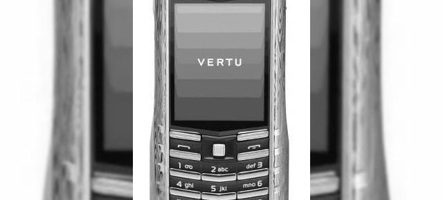Vertu Ascent Ti Damascus Steel, un telefon luxos si ultra-rezistent
