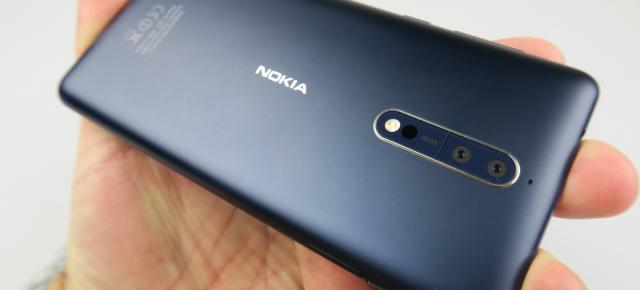 Nokia 8: Design foarte familiar, bine lucrat