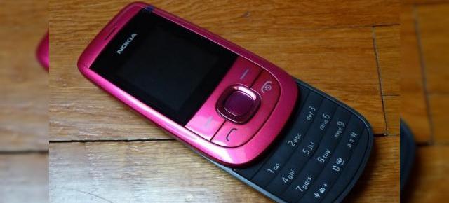 Nokia 2220 slide, intr-o galerie foto scapata in premiera pe web