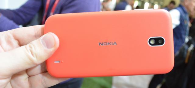 MWC 2018: Nokia 1 hands-on - cel mai ieftin telefon cu Android (Go) e aici (Video)