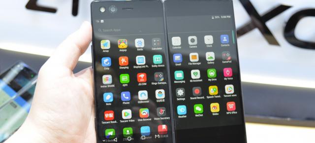 MWC 2018: ZTE Axon M prezentare hands-on - telefon cu display dual şi experienţa flexibilă de utilizare (Video)