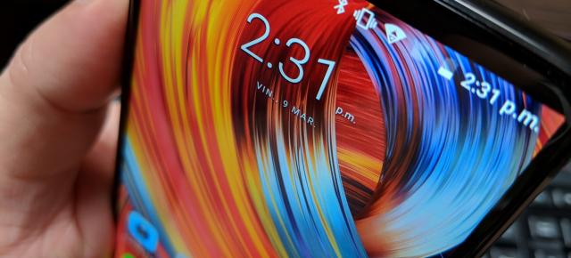 iHunt Hero: Conectivitate dual SIM şi doar 3G