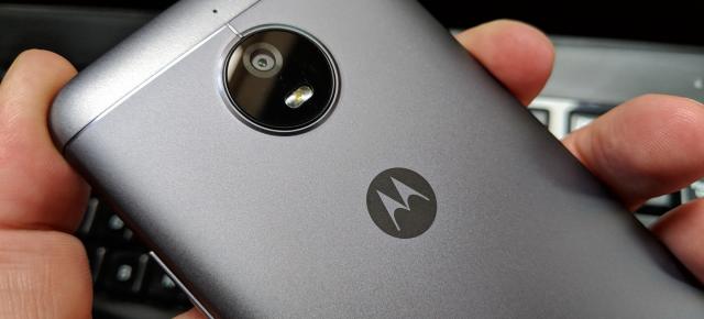 Motorola Moto E4: Camera necesitaţilor stricte, fără performanțe notabile