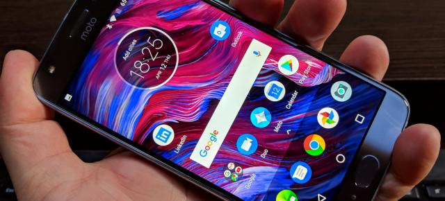 Motorola Moto X4: Design lucios, arătos, premium