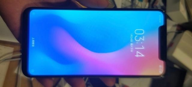 Xiaomi Mi 7 se afișează în fotografii reale; Are un decupaj generos și probabil un sistem rival Face ID