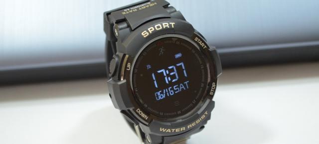 Prezentare NO.1 F6: Smartwatch cu design sportiv, certificare IP68 și senzor de puls, la preț atractiv