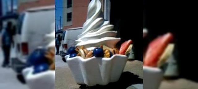 Google Android 2.2 (Froyo), prezentat sub forma de sculptura