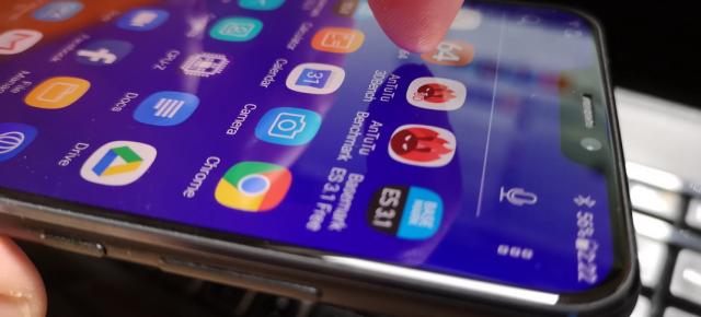ASUS ZenFone 5z: Benchmark-uri peste aşteptări