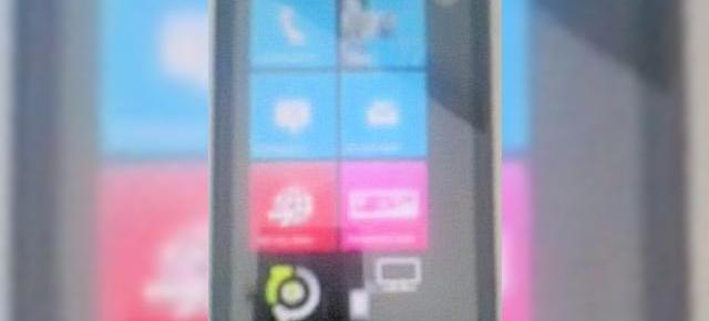 Un nou smartphone Windows Phone 7 surprins in actiune - LG E900 (Video)