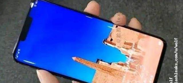 Huawei Mate 20 Pro se afișează într-o fotografie hands-on clară, cu acelaşi decupaj lat sus