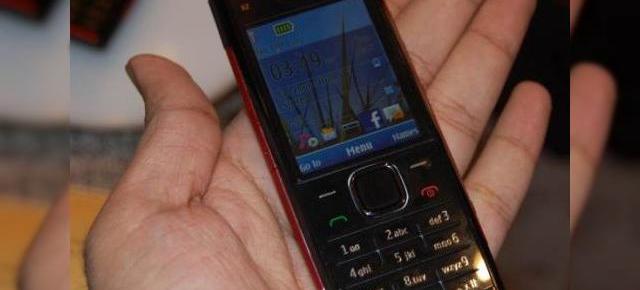 Telefonul de 100 de euro Nokia X2 integreaza functii de social networking