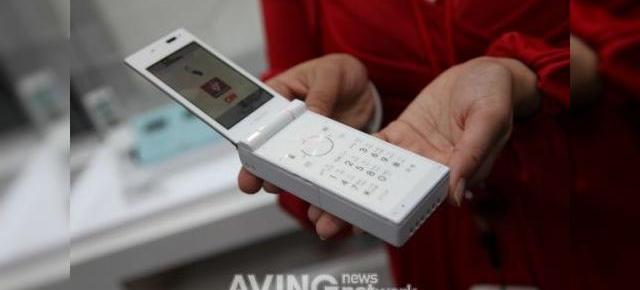 Telefonul care omoara virusi, expus la CEATEC 2010