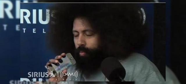 Apple iPhone, inca o data instrument muzical, de aceasta data si cu o doza de comedie (Video)