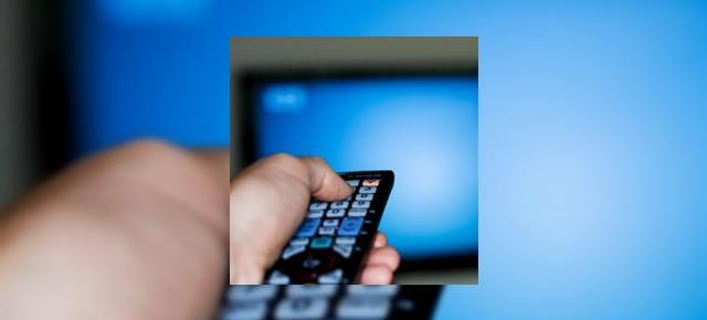Cumpărături direct pe televizor: de 2 ori mai multe motive să ascunzi telecomanda de soție!