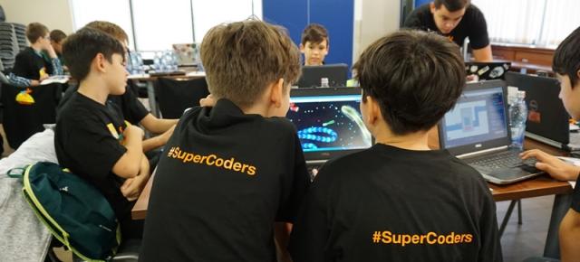 Cum folosesc copiii Internetul pentru a se pregăti pentru meseriile viitorului (SuperCoders 2018)
