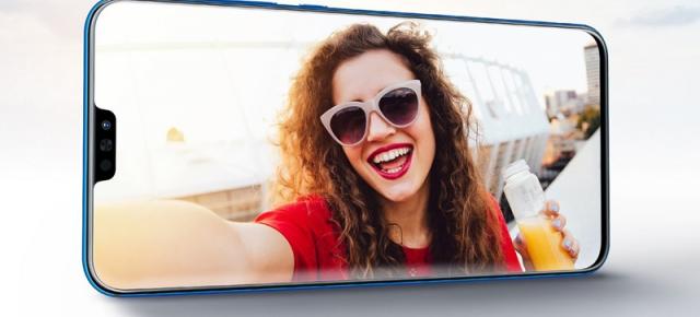 (P) Huawei Honor 8X, phablet-ul cu diagonală de 6.5 inch disponibil pentru doar 250 dolari pe eBay