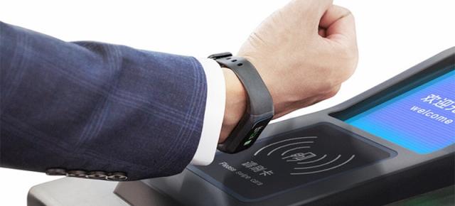 Xiaomi Amazfit Cor 2 debutează în China; Smartband cu NFC pentru plăți și certificare 5ATM