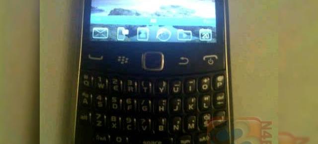 Un nou BlackBerry Curve, scăpat pe web sub formă de imagini; nume de cod - Sedona