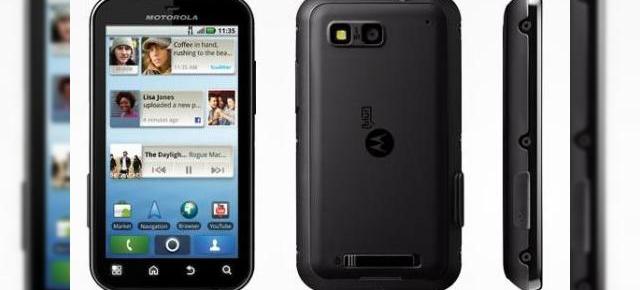 Telefonul rezistent la șocuri și apă Motorola Defy, disponibil prin Cosmote acum