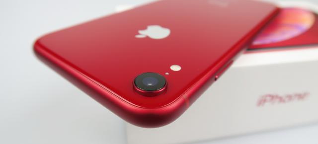Apple iPhone XR: Design foarte arătos, mai ales pe roşu Product RED