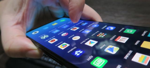 Xiaomi Mi Mix 3: Benchmark-uri de top 10 cu siguranţă, performanță excelentă