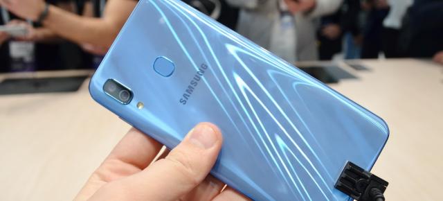 MWC 2019: Samsung Galaxy A30 Prezentare hands-on - telefon midrange cu procesor de Galaxy A8 (2018)